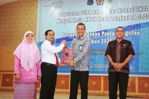 Tanjab Barat Raih Penghargaan atas Koordinasi Penyaluran Dana Transfer dan Dana Desa