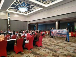 Tolak Kegiatan Pilot Project  Bio CF INFL, Rakyat Peduli Hutan Jambi Bentang Spanduk di Acara Ini