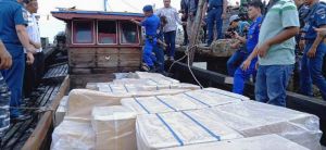 Tim Gabungan TNI AL Gagalkan Penyelundupan Rokok Ilegal Bernilai Miliaran Rupiah, Pelaku Kabur