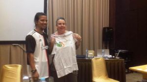 Lucinda Berikan Trik Meliput di Wokshop Investigative Journalism AJI Kota Jambi dan US Embassy