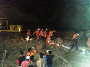 4 Jasad Tertimbun Longsor di Lokasi PETI Merangin Berhasil Dievakuasi