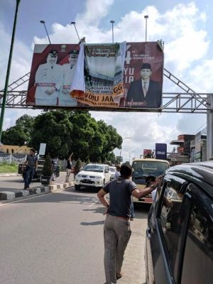 Lagi, Bilboard Cagub Di Kota Jambi Ditertibkan