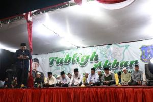 Ustad Zaki Mirza Isi Tabligh Akbar yang Digelar Pemkab Tanjab Barat