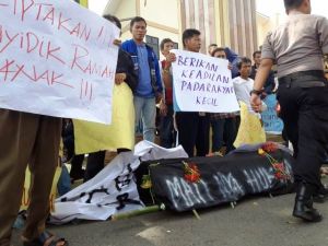 Sorot Penanganan Pelecehan Seksual Anak di Polres Sarolangun, Warga Mandiangin Geruduk Polda Jambi