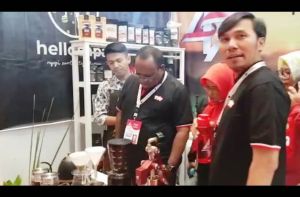Dampingi Wamen PUPR Menyeduh Kopi di Stand PDI Perjuangan Jambi, Edi: Kopi Jambi Hebat