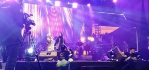 Hadir Ditengah Ribuan Masyarakat dalam Rangka HUT Jambi, Nisa Syabian Bertemu Kembaran