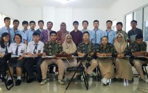 Asah Kemampuan Pelajar SMA di Jambi Dengan Bahasa Inggris, STISIP NH Fasilitasi Mahasiswa UI
