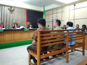 Sambil Menahan Tangis, Effendi Hatta, Zainal dan Muhammadiyah Menyesal Terima Uang Ketok Palu 