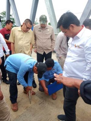 Komisi III DPRD Provinsi Cek Jembatan Sugeng, Faizal Riza : Kita Minta Kerja Sesuai RAB