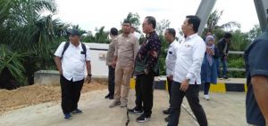 Kondisi Jembatan Sugeng di Tanjabbar Retak-retak, Rocky Candra : Pak, Kenapa Ini Dipaksakan