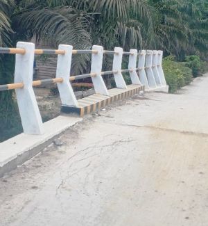 Dilindas Truk Jembatan Kuala Dalas Amblas