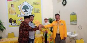 Safrial Utus Tim Ambil Formulir Jadi Cagub di Partai Golkar