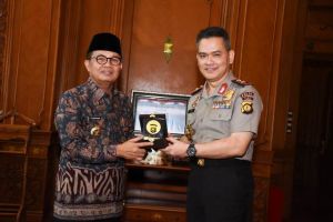 Sambangi Gubernur Jambi, Kapolda Irjen Pol Firman Bahas Soal Pencegahan Karhutla