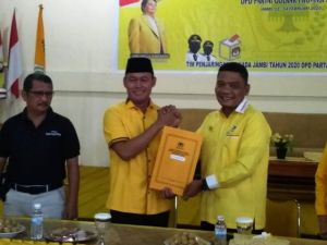 Kembalikan Formulir Sebagai Cawagub, Sukandar: Tidak Akan Kecewa Jika Golkar Tidak Mendukung