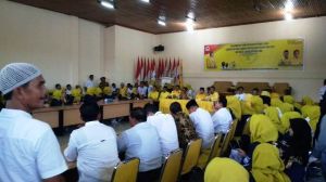 Tim Al Haris Penuhi Ruang Golkar Saat Kembalikan Formulir