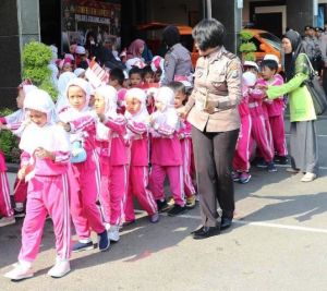 Polres Tulungagung Gelar Open House Polsanak dari TK Islam Al Azhar