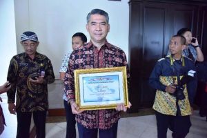 Kembali Torehkan Prestasi Nasional, Menpan RB Anugerahi Fasha Penghargaan Kearsipan