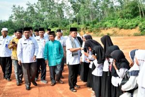Fachrori Bantu Pembangunan Kelas Baru Madrasah Nurul Falah Pamenang