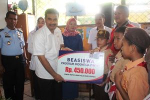 Sukses Perjuangkan Beasiswa, SAH Dinilai Wujudkan Keadilan Pendidikan Bagi Anak Bangsa