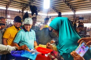 Blusukan ke Angso Duo Jambi, IW Sebut CE Siap Perdulikan PKL yang Tak Punya Meja