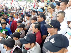 Tanggapi Demo Buruh, Edi Janji Ajak 5 Perwakilan Buruh ke DPR RI
