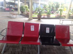 Cegah Corona, Pihak Bandara Sulthan Thaha Lakukan Social Distancing