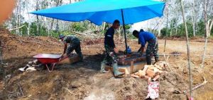 Mendekati Akhir TMMD, TNI Bangun Tugu Prasasti TMMD Ke-107