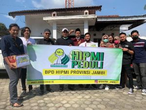 Dampak Corona, HIPMI Jambi Berikan Bantuan Sembako Kepada Warga