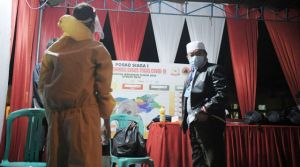 Dr H Al Haris: Petugas Posko Jangan Lengah Cek Kendaraan Masuk ke Merangin