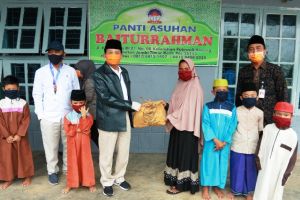 Gubernur Salurkan Bantuan untuk Anak Yatim di Panti Asuhan Baiturahman