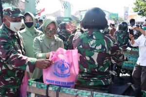 Bantu Warga Terdampak Covid-19, Kodim 0716/Demak Distribusikan 1.500 Paket Sembako dan 2.000 APD