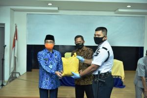 Gubernur Jambi Terus Menyalurkan Bantuan Hadapi Pandemi Covid-19