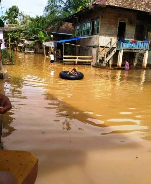 Jelang Lebaran, Banjir Melanda Desa Ladang Panjang