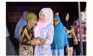 Jelang Lebaran Yunninta Kunjungi Fakir Miskin Dan Warga Yang Sakit