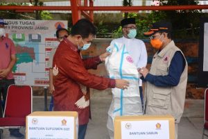 Fachrori Terima Bantuan Alkes Dari Sutan Adil Hendra