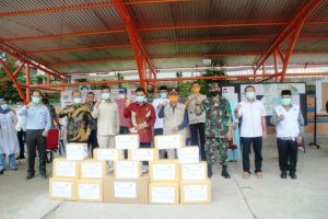 Gunakan Waktu Reses, SAH Sebar Bantuan Sembako Dan APD Untuk Masyarakat