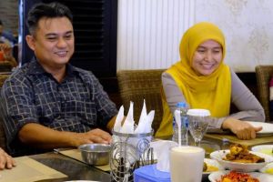 Cek Endra Dikabarkan Jamu Ratu Munawarah Malam Ini