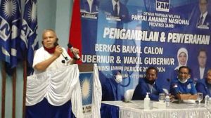 Maju ke Podium Saat Fasha Mendaftar di PAN, Sosok Ini Ternyata Pemegang KTA PAN  No Anggota 002