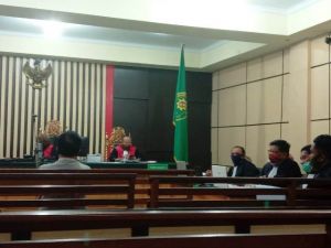 Hakim dan Pengacara Tanyakan Cara Pembanding Laporan Kepada Johanis