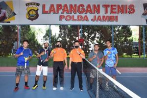 Polda Jambi Gelar Tenis Indoor Hut Bhayangkara ke 74 Tahun