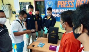 Musnahkan BB Narkotika, BNNP Jambi Hadirkan 2 Orang Bandar yang Sasar Buruh Petani di Sekernan