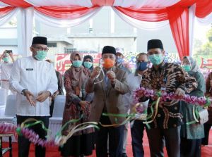 Resmikan Gedung Isolasi RS Raden Mattaher Jambi, Fachrori juga Serahkan Insentif Tenaga Medis