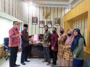 Dukung Guru Honorer Diangkat Jadi PNS, Fasha Keluarkan Surat Rekomendasi Pengangkatan