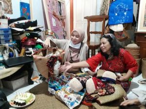 Hanya di DM lewat IG, Ratu Langsung Datangi Galeri Ikomanobe, Ternyata Produknya Sudah Mendunia