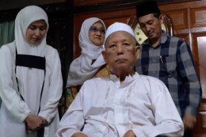 Minta Restu Maju Pilgub Jambi, Ratu Dapat Wejangan Spesial dari KH. Nadjmi Qodir