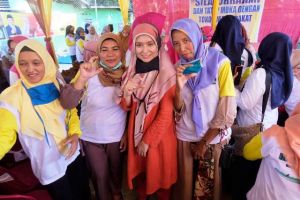 Dukung Penuh CE - Ratu, Warga Tembesi Ingat Jasa ZN
