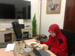Ratu Munawaroh Dijamu Nasi Goreng di Kantor Hasto