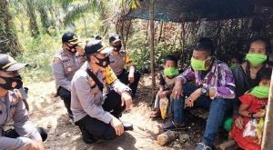 Kapolres Merangin Sosialisasi Protokol Kesehatan ke Suku Anak Dalam