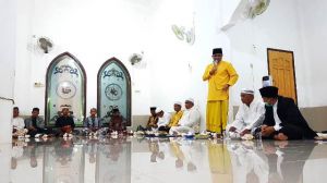 Pengurus Golkar Muaro Jambi Gelar Shalat Subuh di Sengeti hingga Beri Bantuan di Pondok Meja