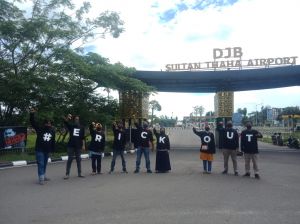 Siapkan Aksi yang Lebih Besar, Yulia Zuardiman:  Pasang Spanduk #erickout Hari ini Baru Pemanasan